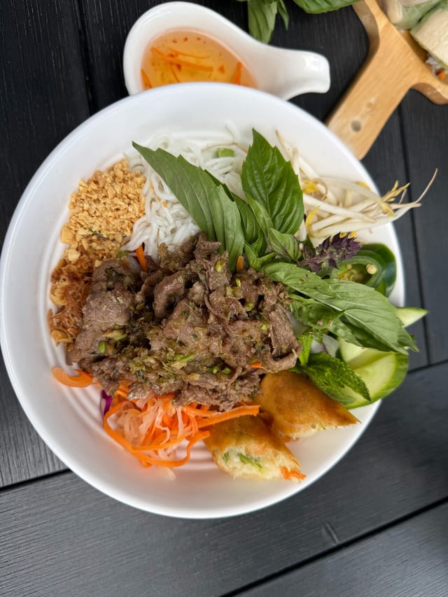 Bun Bo Xao Sa.