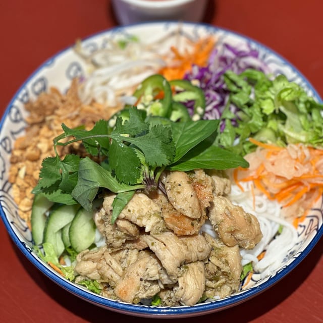 Bun Ga Xao Sa.